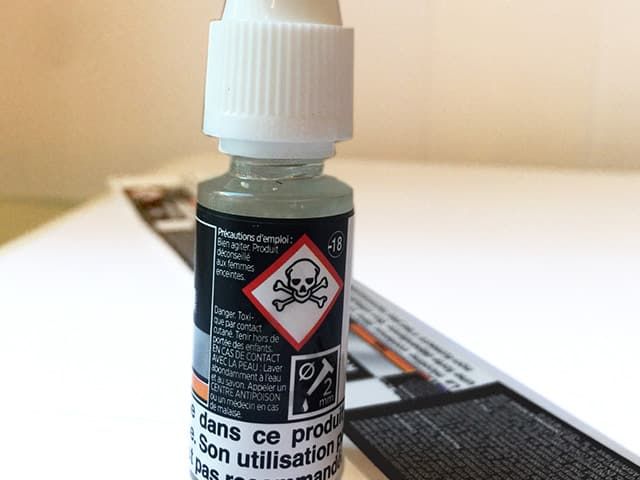 Etiquette-entourante-vapoter-cigarette electronique- adhésive- autocollante